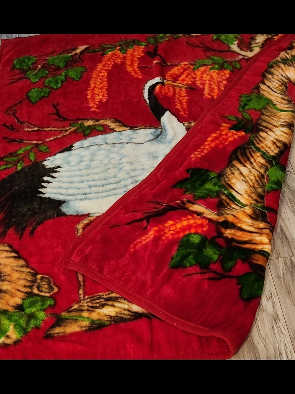 Vintage 88"x72" Reversible Korean Crane Mink Blanket From The 1960s and 1970s - Picture 8 of 12